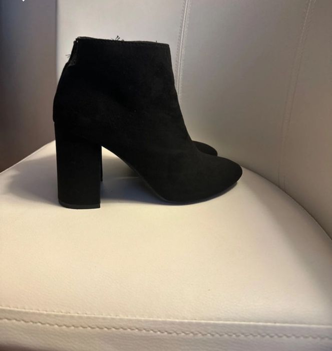 Botine negre catifelate