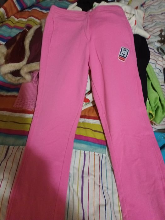 Продам джинсы на девочку