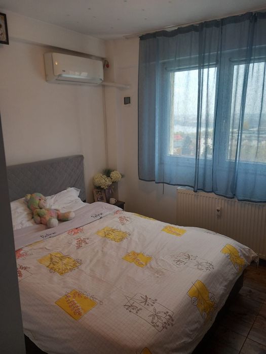 Vand apartament in spatele gradinitei nr 23, cu vedere la lac