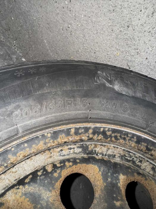 Комплект зимни гуми