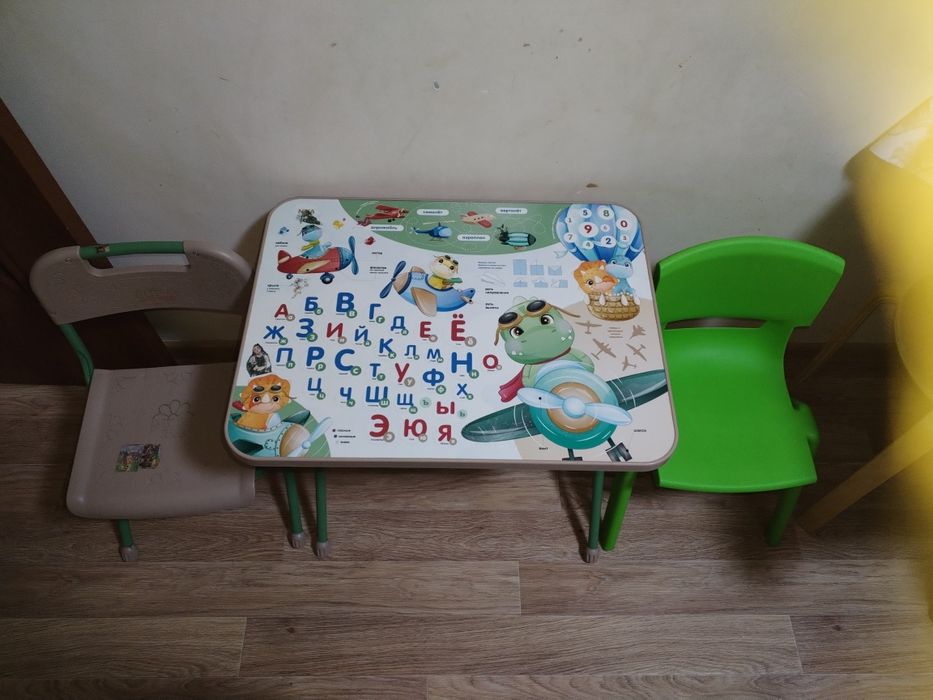 Детский стол и стул