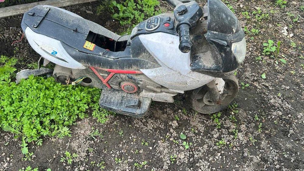 машинки детские  на запчасти.