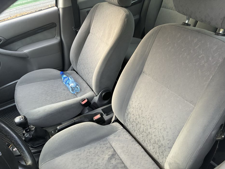 Продам автомобиль Ford Focus 1