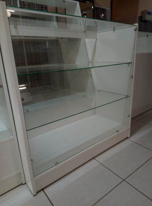 Продам  витрины стеллажи полки
