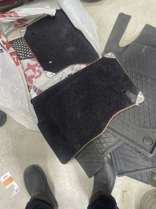Продам оригинальные коврики от Range Rover