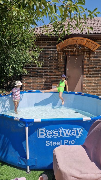 Каркасный бассейн б/у Bestway Steel Pro