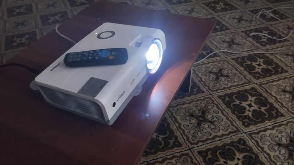 Проектор Vivitek D85GWTA