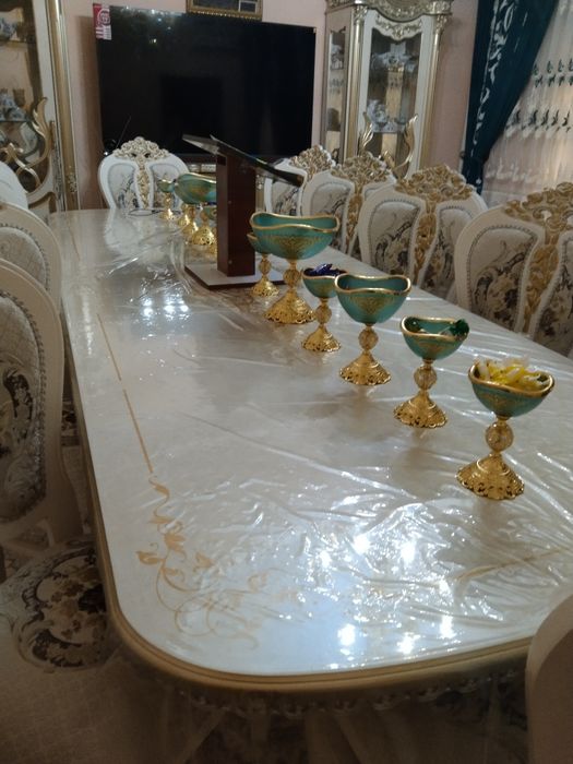 Стол и стулья без гарантии