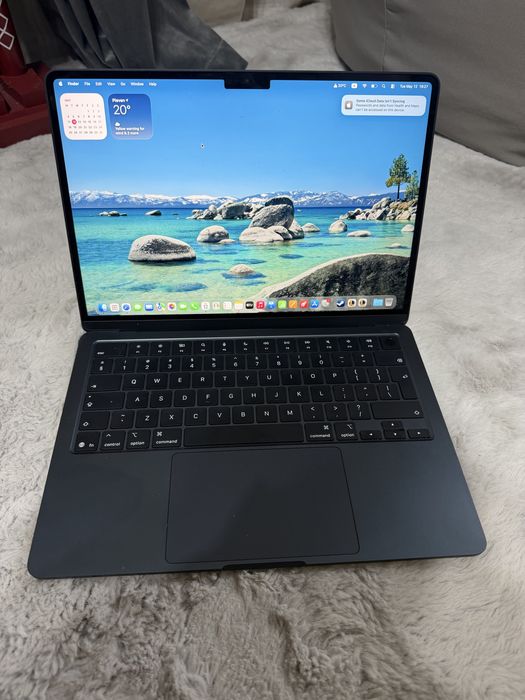 MacBook Air M5 13 - inch гаранционен на не повече от 10 пускания — снимка 1
