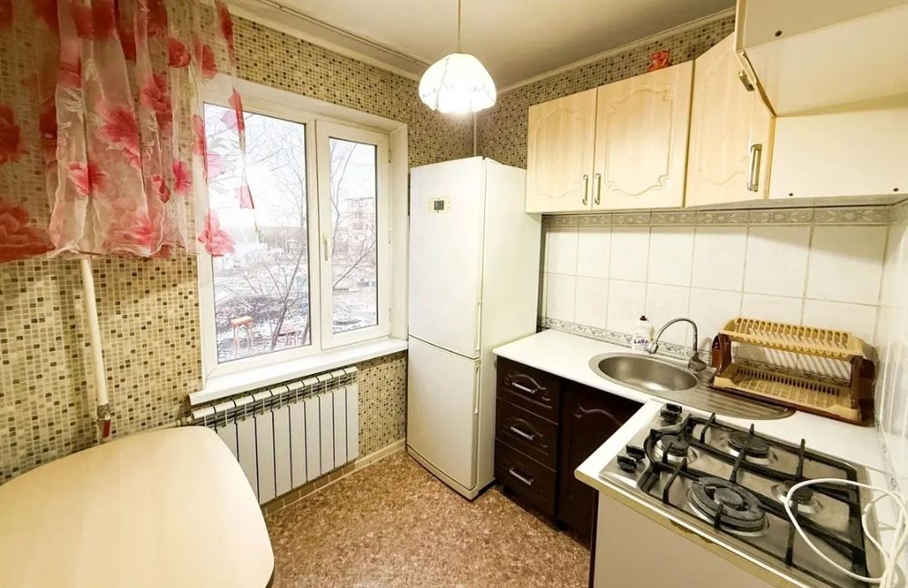 продам 2-х ком. 46кв. 4мкр. 3-этаж