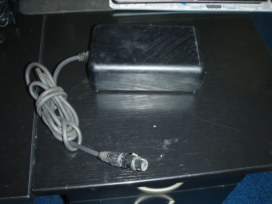 Alimentator Intermec 100W 12V 8.4A, mufa rotunda 3 gauri, gen microfon