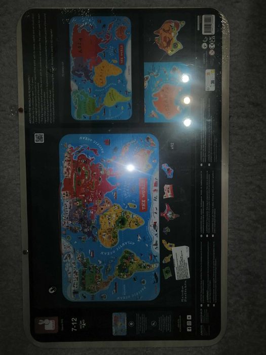 Дървена карта на света