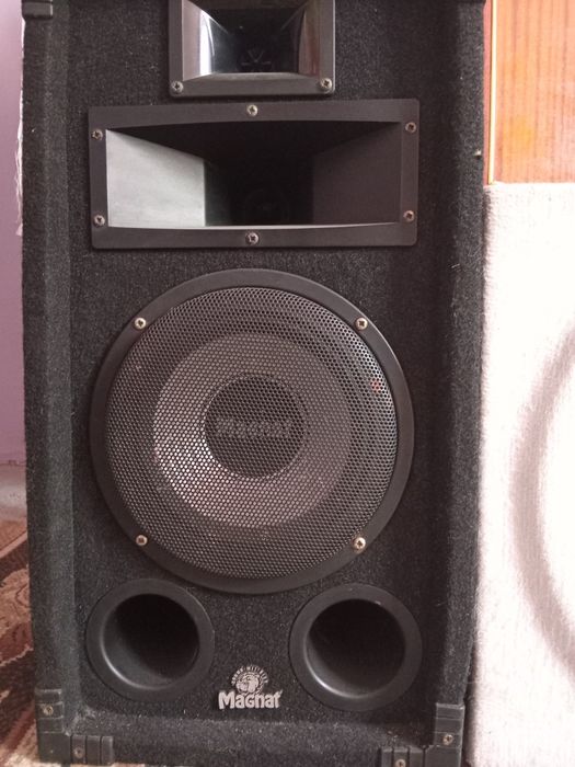 Vand 2 boxe 1 tub de bass