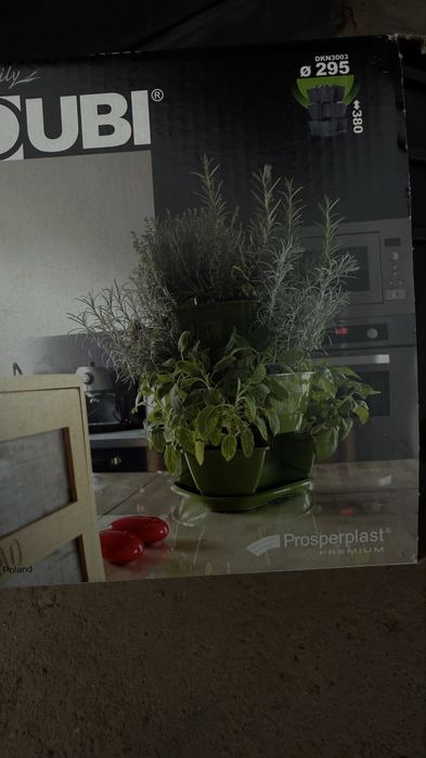 Горшки для растений и зелени