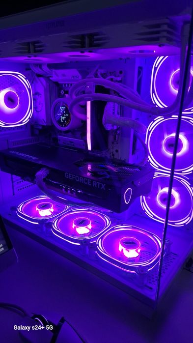 PC Gaming High-End – RTX 5070 Gaming Trio | Ryzen 7 7700X | 4 luni vechime