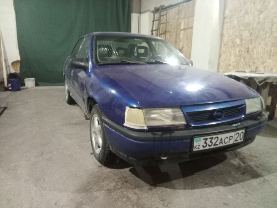 Продам машину Опель вектра А