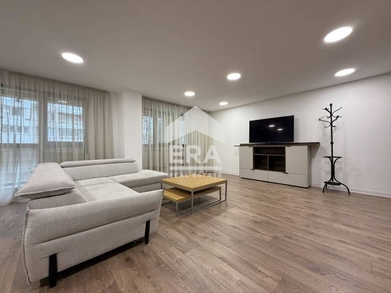 Модерно обзаведен тристаен апартамент под наем в кв. Лозенец