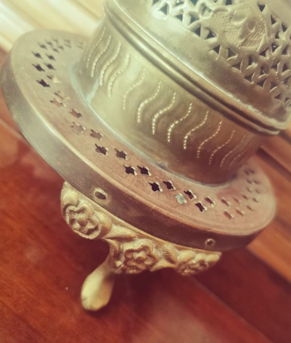 Антикварен съд ,кандило за миризми, благовонни масла, тамян и есенции