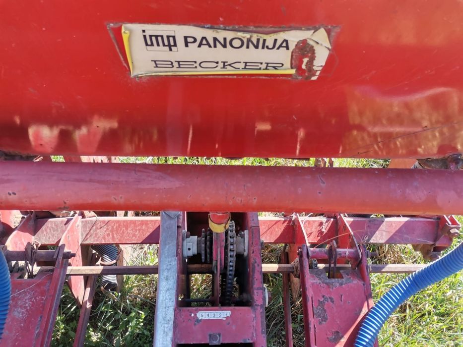 Schimb  semanatori pe lucerna sau oi