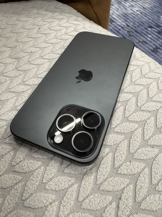 iPhone 16 Pro Max (eSIM)