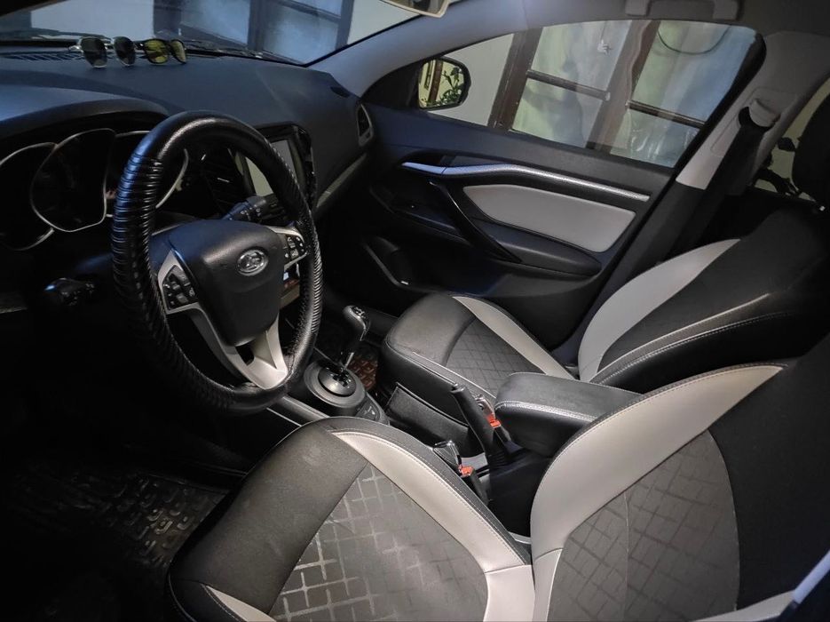 Lada vesta sw cross 2020