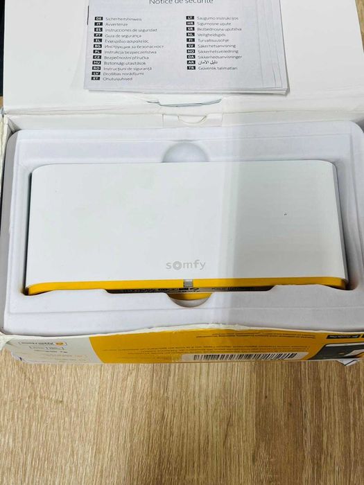 Unitate comanda Somfy Tahoma Switch DIY, Compatibil RTS si ZigBee 3.0