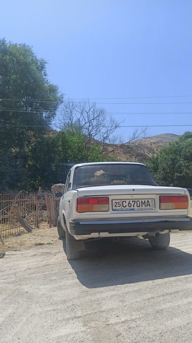 Vaz 2107 sotiladi holati yahshi yurib turgan moshena gaz benzin yuradi