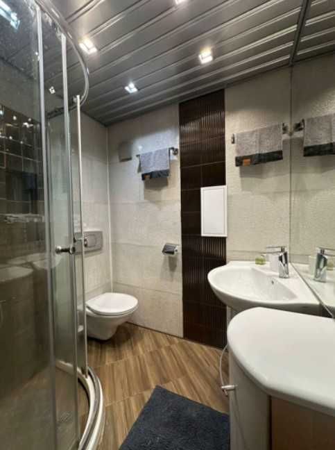 Дава се под наем Тристаен апартамент в София, Център - 95 кв.м за 1195.95 € - Снимка #7