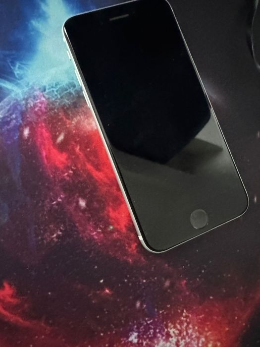 Iphone se 2020  stare foarte buna