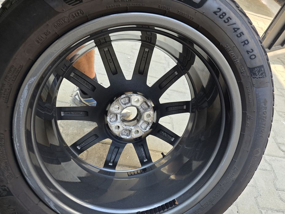 AUDI Q7 зимни гуми и оригинални джанти 285/45/ R20