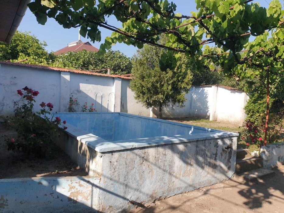 Vând casă în Pârneava, str. Oituz, teren 953 mp