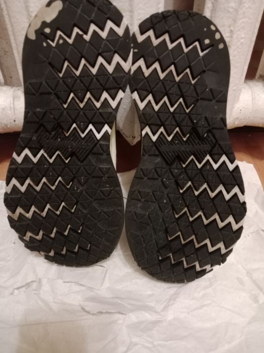 Продам оригинальные converse.
