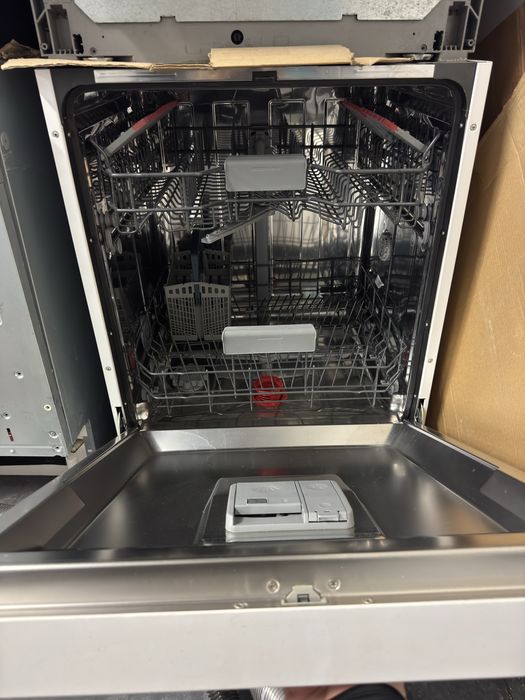 Mașina de spălat vase semi-incorporabila Sharp QW-HX13F472W