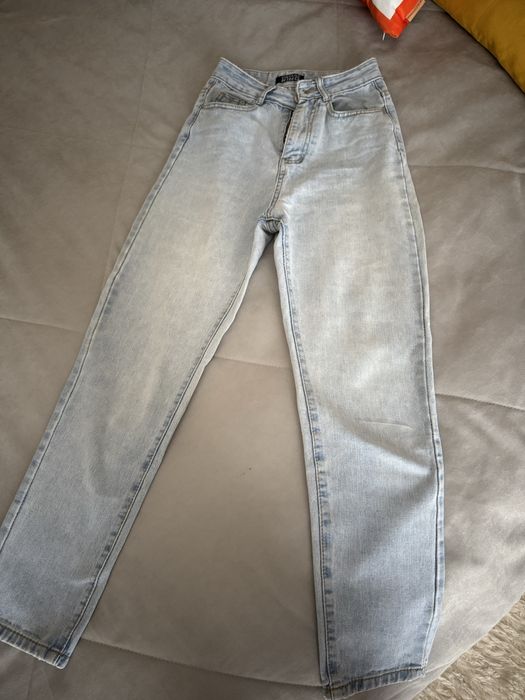 Женские джинсы разные модели