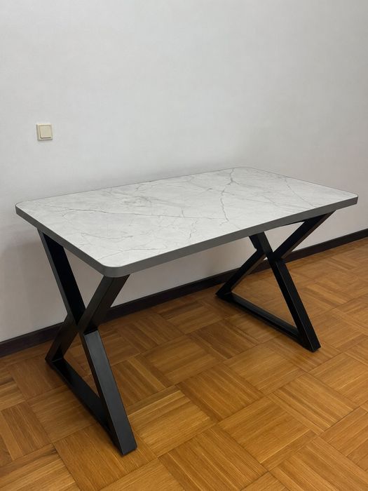 Обеденный стол с керамической столешницей