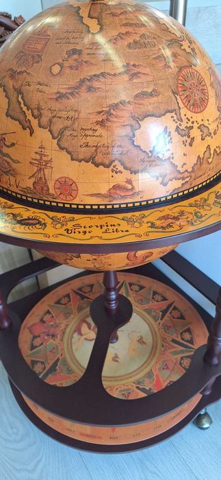 Нов - Голям Ъглов Глобус Мини Бар - Поставка за Бутилка / Вино/Юбилей!