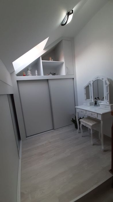 Vând apartament cu 3 camere