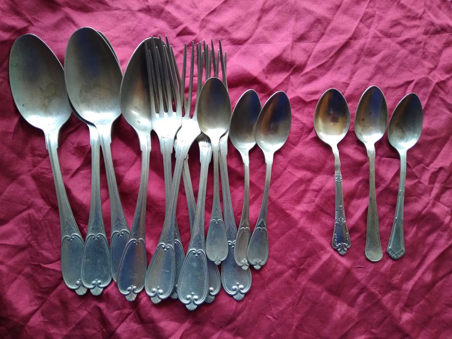 Стари прибори за хранене - лъжици, вилици и малки лъжички