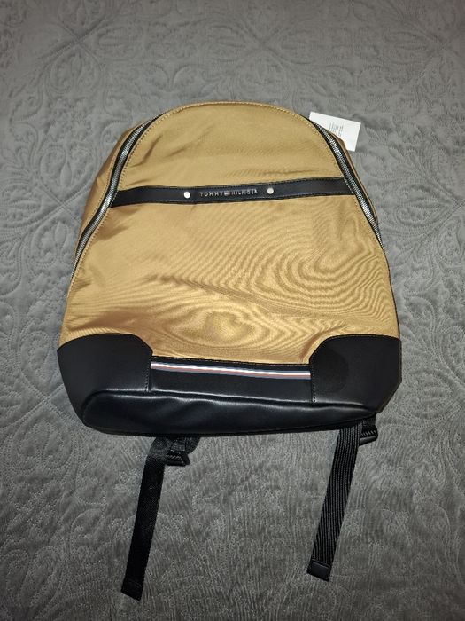 Vând rucsac Tommy Hilfinger