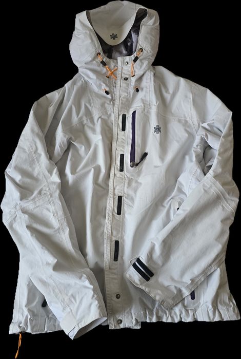 Geaca anti-ploaie L, anti-vant, Made in Islanda

noua cu etichet