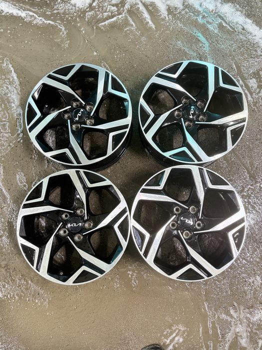 17,5,114,3 Kia hunday Original