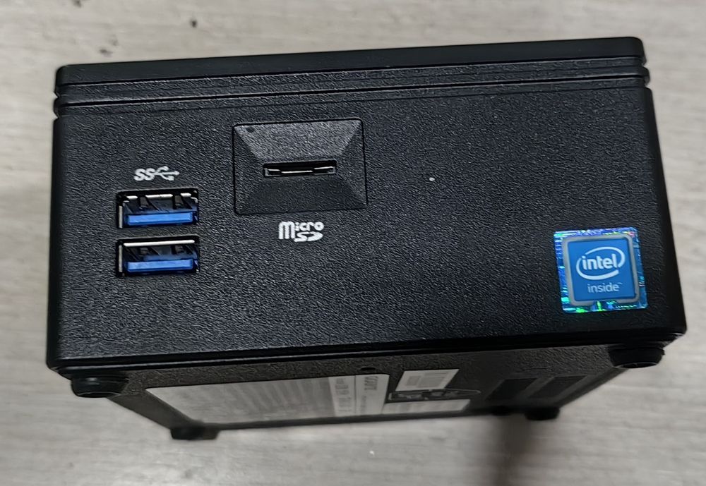 Gigabyte Ultra Compact PC Kit Мини-ПК