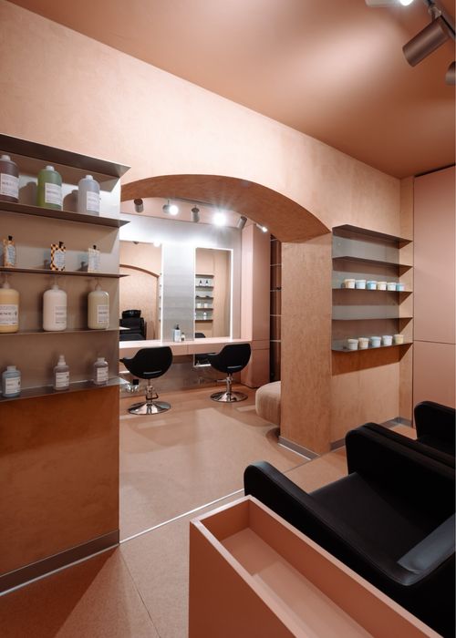 Predare salon la cheie-complet amenajat și utilat-Iaşi centru