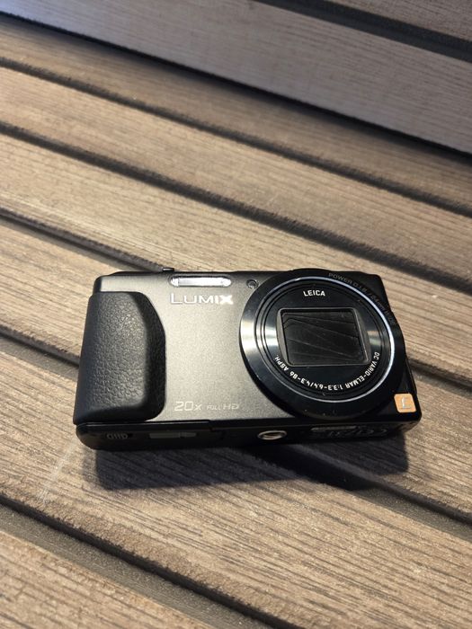 Aparat foto compact Panasonic Lumix DMC-TZ40 18.1 MP Zoom optic 20x Leica Full HD WiFi + GPS