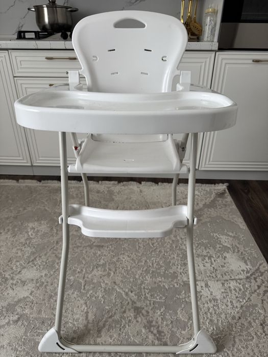 Детский белый стульчик для кормления