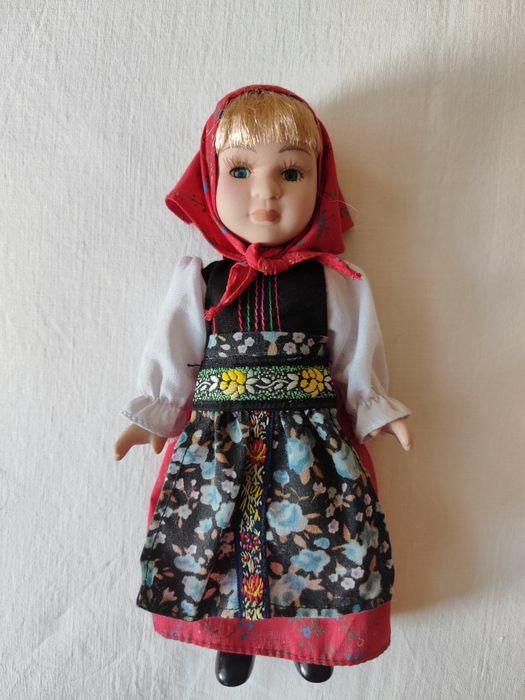 Порцеланова кукличка