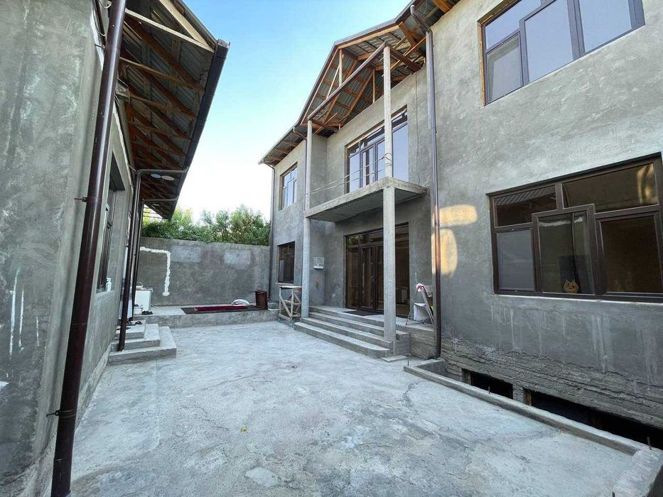 Продам два дома на участке 5 соток в Лимонарии.Кибрай