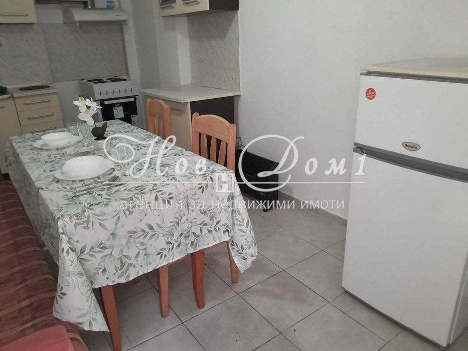 Дава се под наем Двустаен апартамент в Варна, Център - 38 кв.м за 378.93 € - Снимка #1