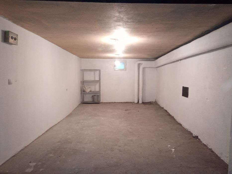 Дава се под наем Гараж / Паркомясто в София, Лозенец - 20 кв.м за 153 € - Снимка #1