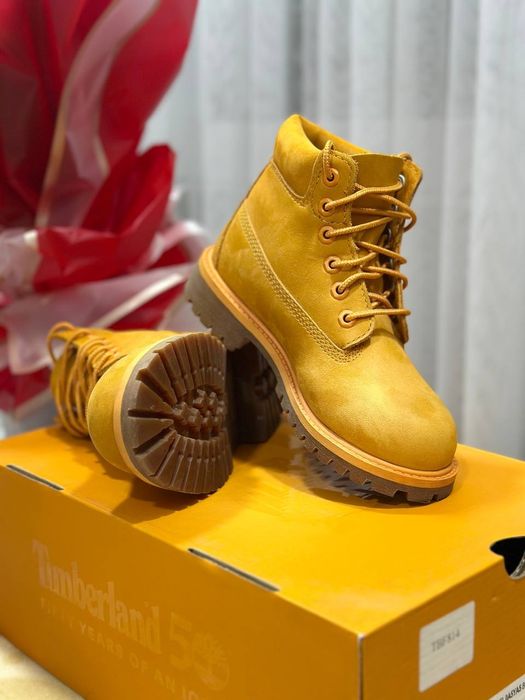 Продаются Ботинки